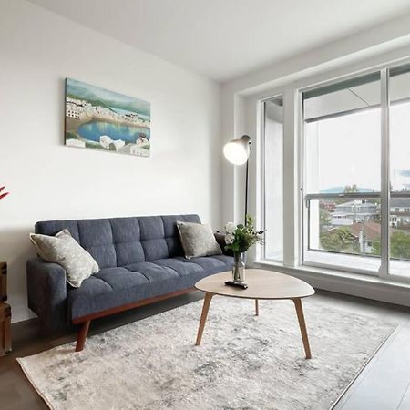 Spacious New Apartment With Working Space@Oakridge Vancouver Exterior photo